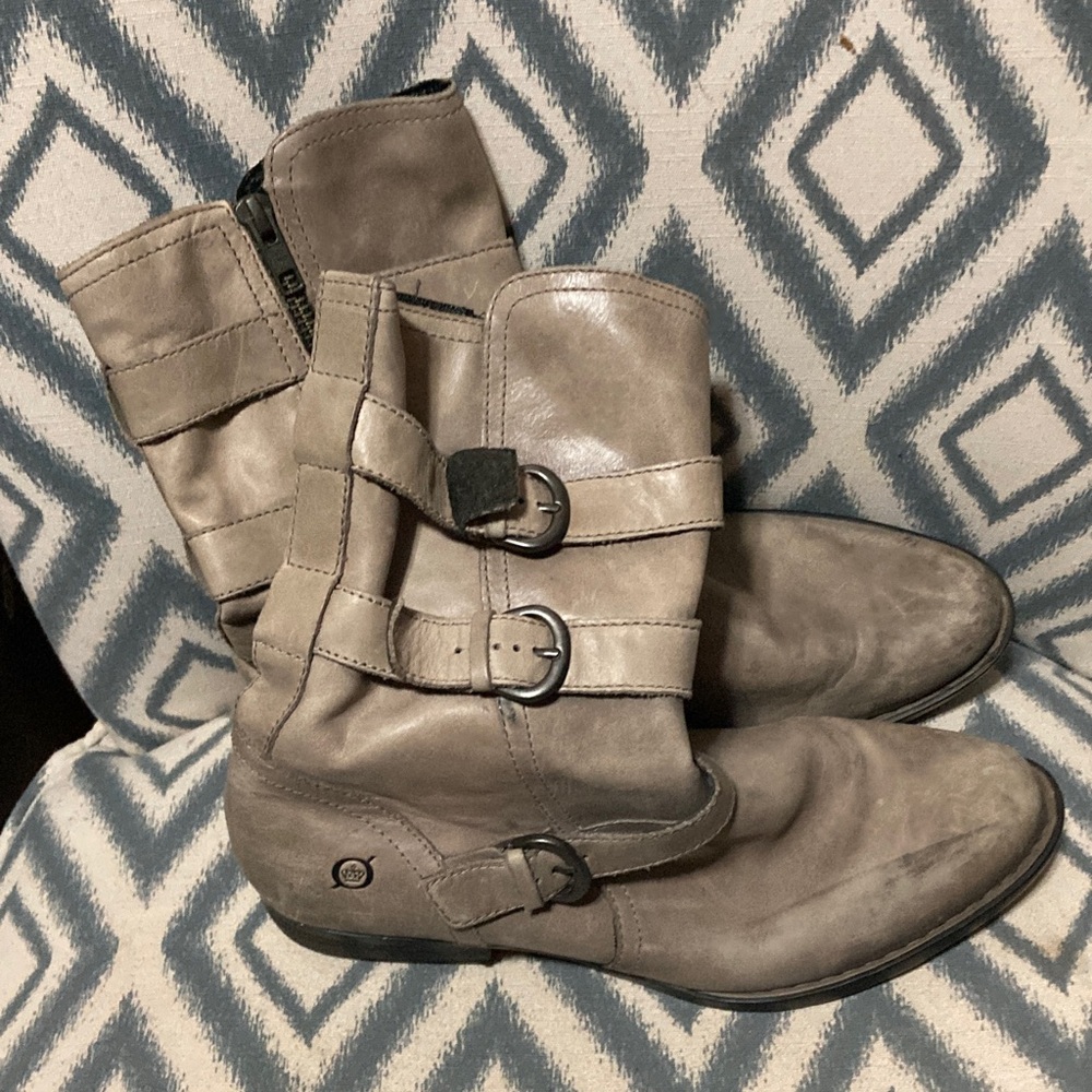 Born Stylish Women's Gray Boots 9.5 🌸
